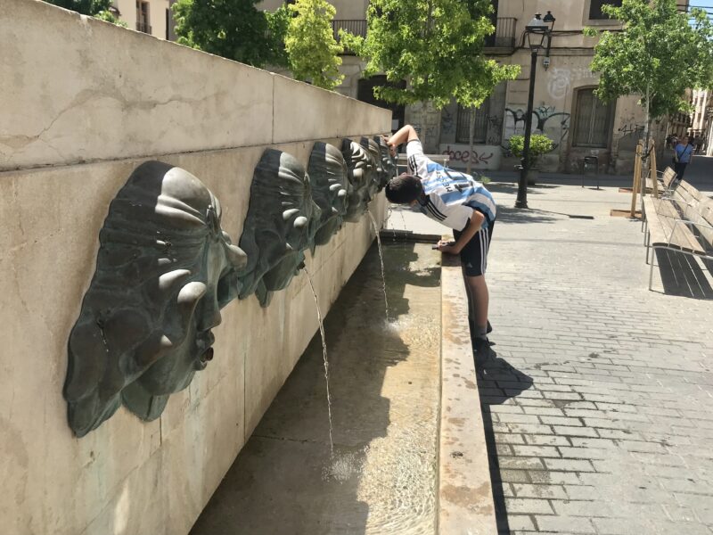 La Bustia fonts pl de les Fonts Olesa reobertura maig 20205