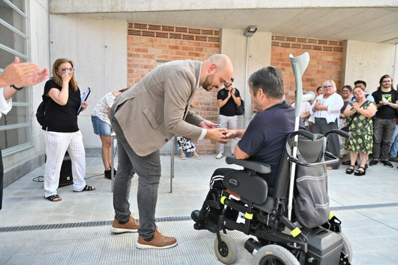 La Bustia lliurament claus habitatge Sant Andreu 1