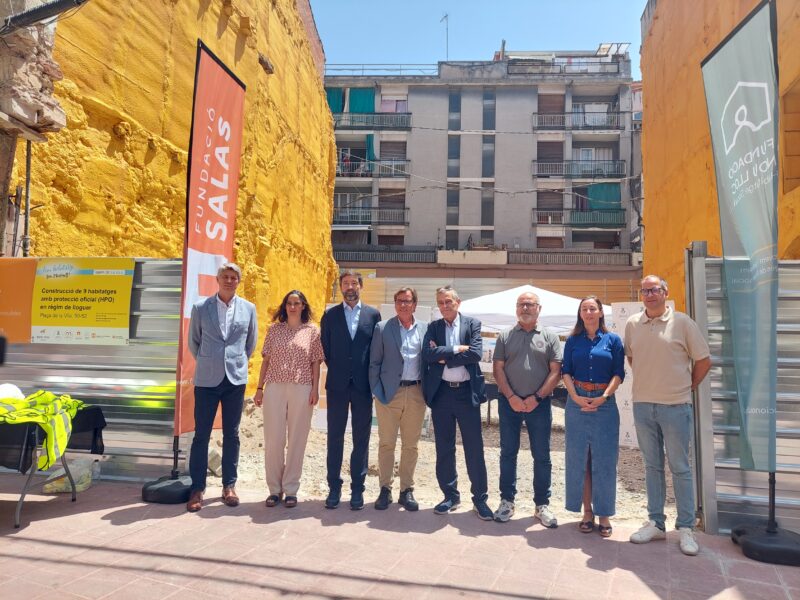 La Bustia primera pedra edifici Tiler Martorell 1