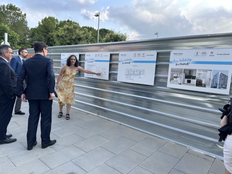 La Bustia primera pedra habitatges Forum La Sinia Martorell