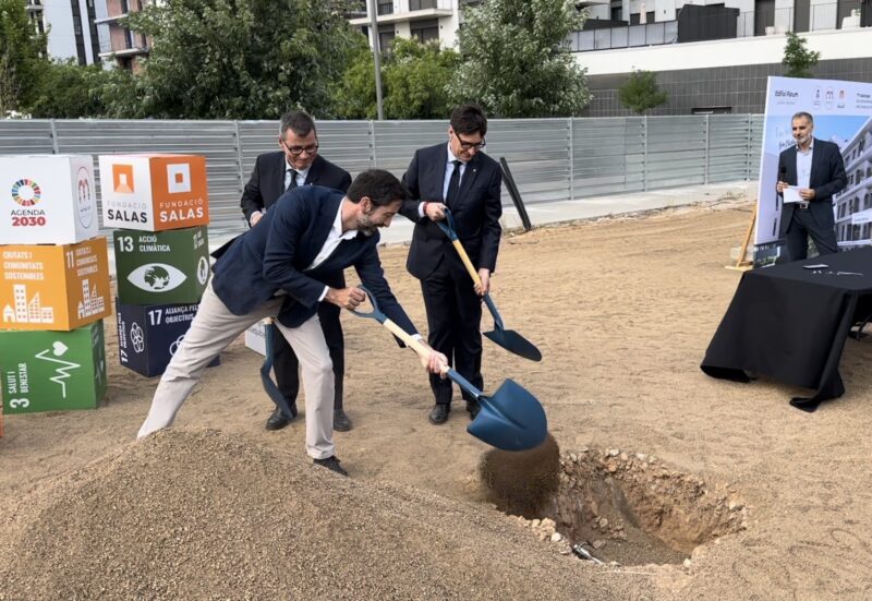 La Bustia primera pedra habitatges Forum La Sinia Martorell