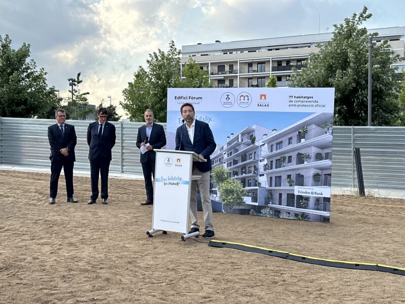 La Bustia primera pedra habitatges Forum La Sinia Martorell