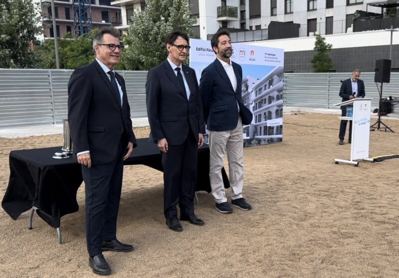 La Bustia primera pedra habitatges Forum La Sinia Martorell
