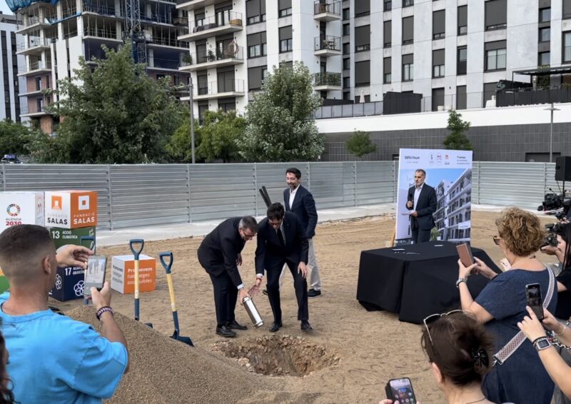 La Bustia primera pedra habitatges Forum La Sinia Martorell