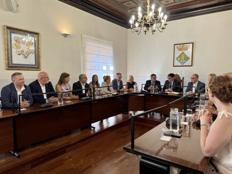 La Bustia visita president Generalitat a Ajuntament Martorell