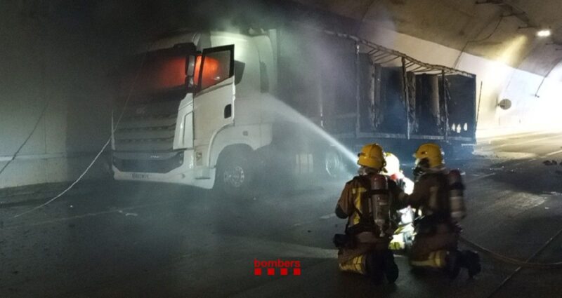 La Bustia incendi camio tunel Voltrera 26 agost