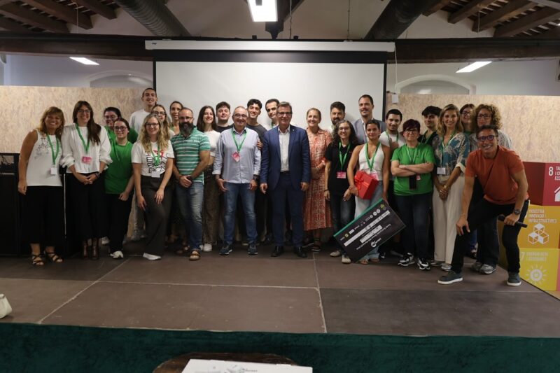 La Bustia Hackato Empren Jove 5
