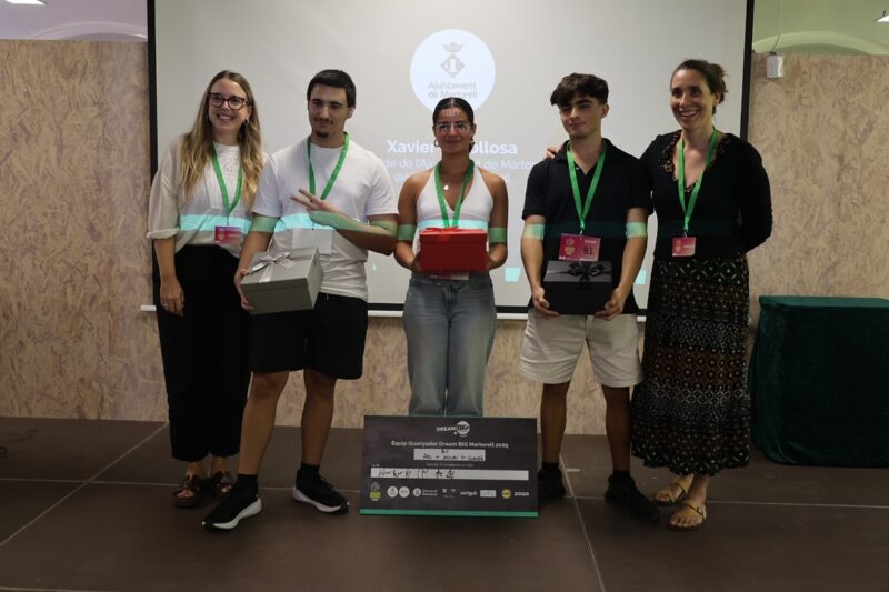 La Bustia Hackato Empren Jove 7