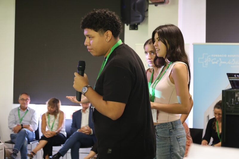 La Bustia Hackato Empren Jove 9