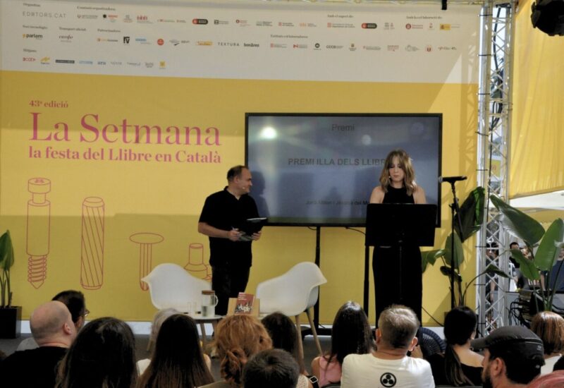 La Bustia Jessica del Moral rep el Premi Illa dels Llibres 2025 2