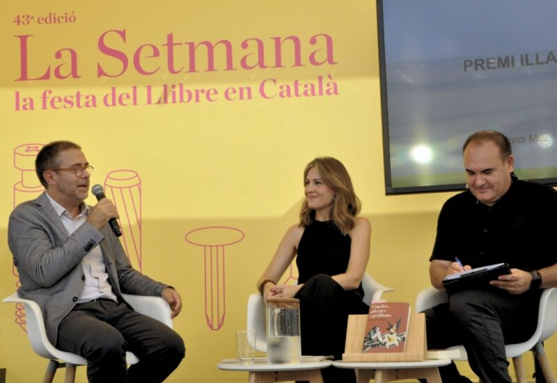 La Bustia Jessica del Moral rep el Premi Illa dels Llibres 2025