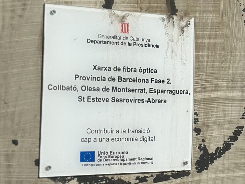 La Bustia cartell Olesa desplegament fibra optica territori