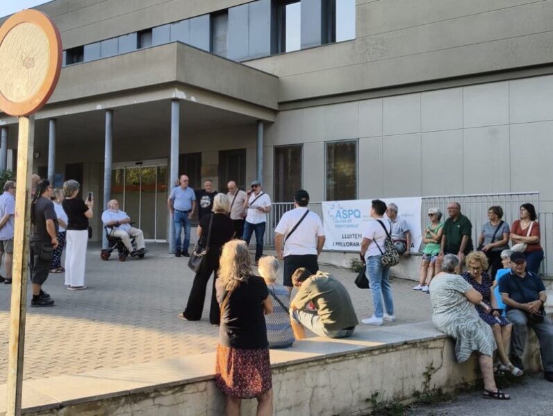 La Bustia concentracio CAP Olesa 5 setembre