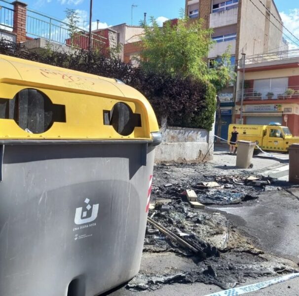 La Bustia contenidors cremats 11 setembre 2025 Olesa