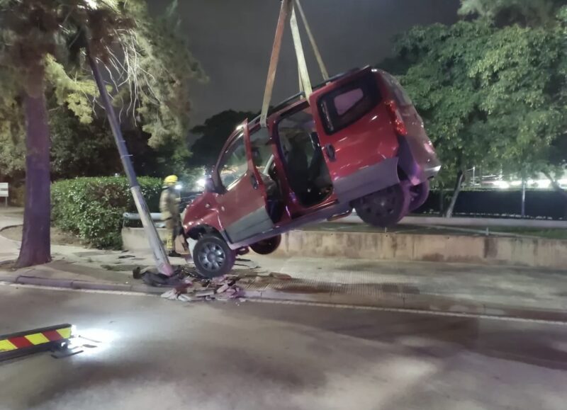 La Bustia cotxe accident fanal Martorell
