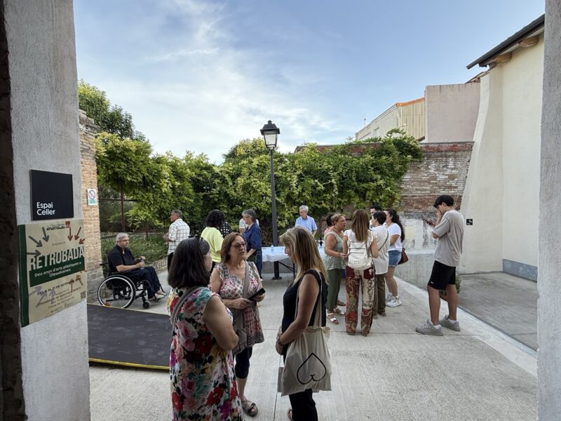 La Bustia exposicio Olesa Ateneu 10 anys 10