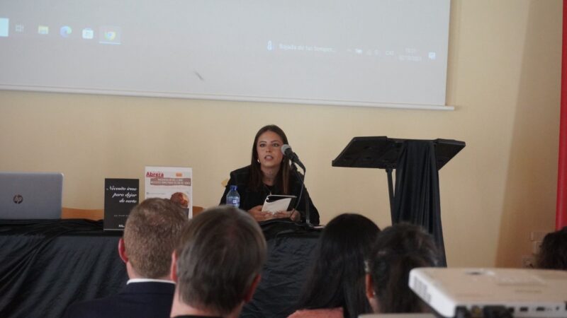 La Bustia Layla Abrera 2