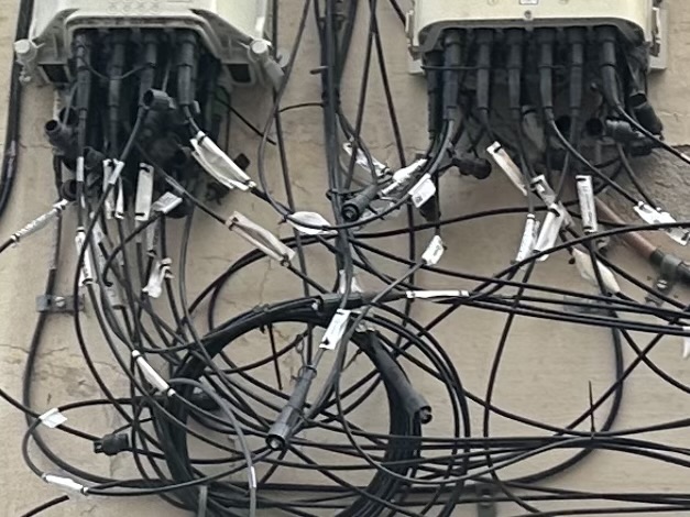 La Bustia cables arxiu