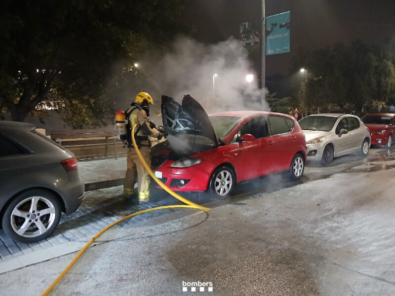 La Bustia cotxe incendiat 17 octubre Martorell