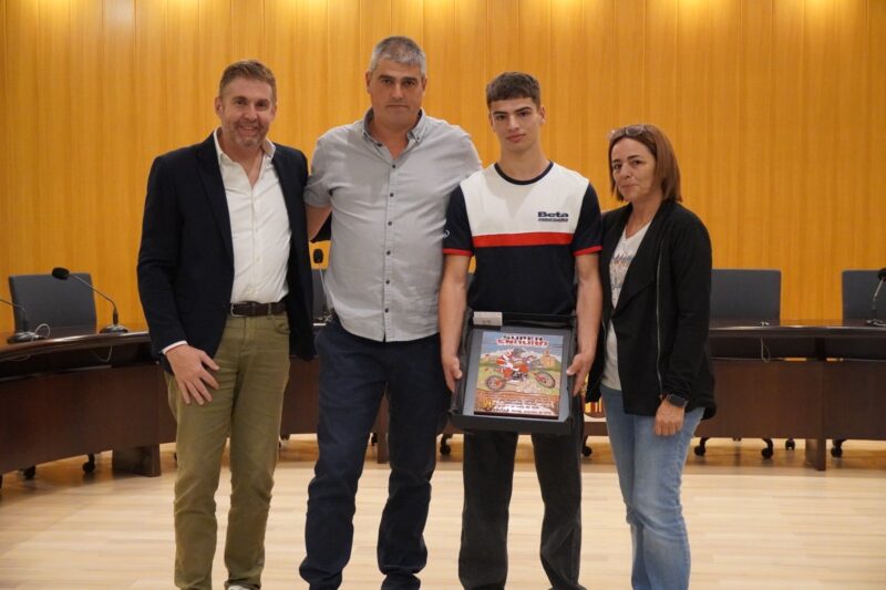 La Bustia reconeixement Ajuntament Abrera a Ramon Godino 2