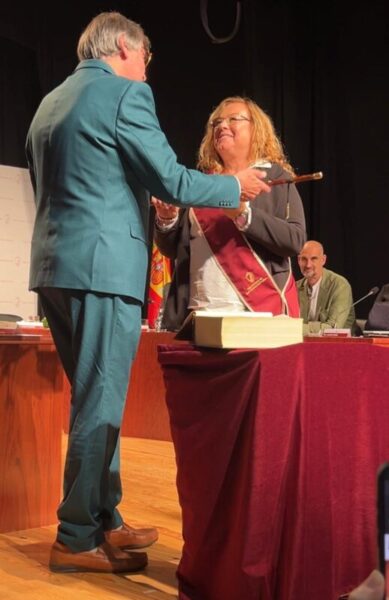 La Bustia relleu alcaldia Sant Esteve 2025 Enric Carbonell Roser Brosed foto Aj 3