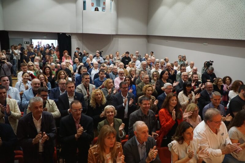 La Bustia relleu alcaldia Sant Esteve 2025 Enric Carbonell Roser Brosed foto PSC 1