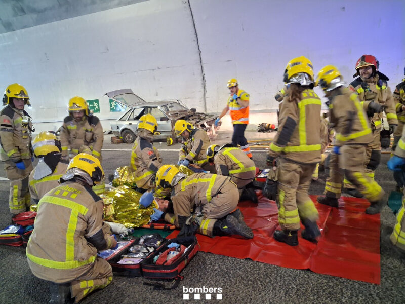 La Bustia simulacre 17 octubre 2025 accident transit tunel B40 Abrera Bombers