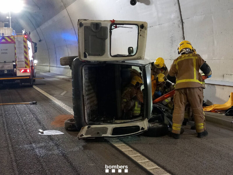 La Bustia simulacre 17 octubre 2025 accident transit tunel B40 Abrera Bombers