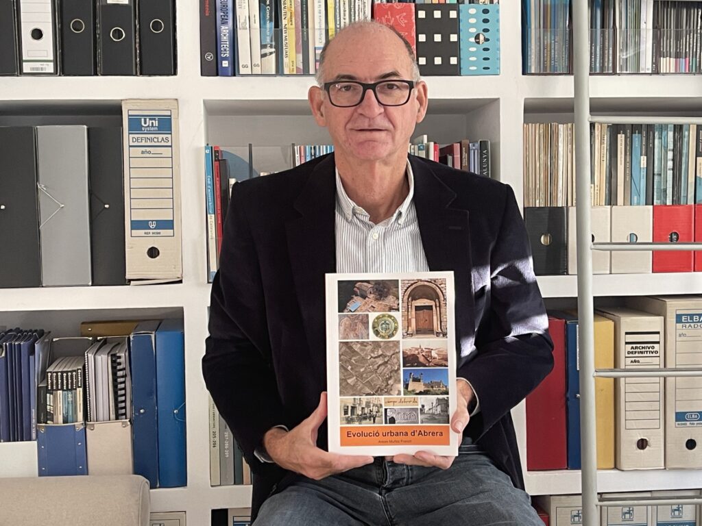 La Bustia Antoni Muñoz llibre Evolució urbana Abrera