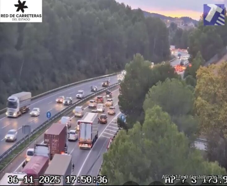 La Bustia accident i retencio AP7 Gelida