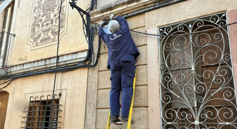 La Bustia companyia subministrament llum casa ocupada Martorell 2