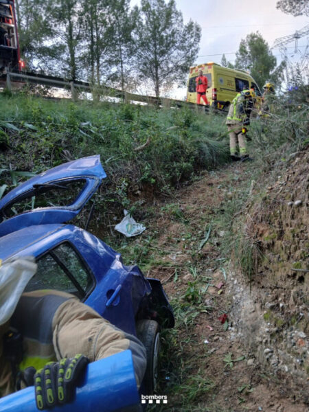 La Bustia cotxe cau per terraple Esparreguera