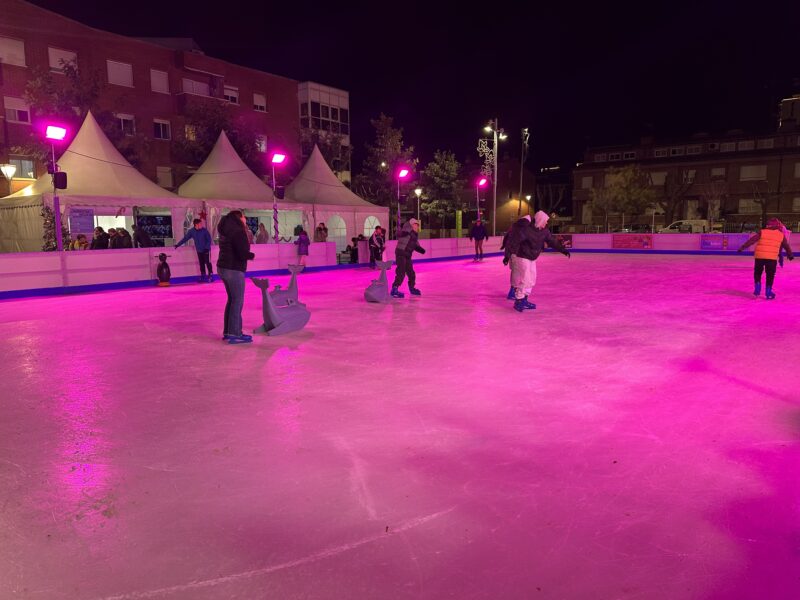 La Bustia inauguracio pista gel Nadal Martorell 2025