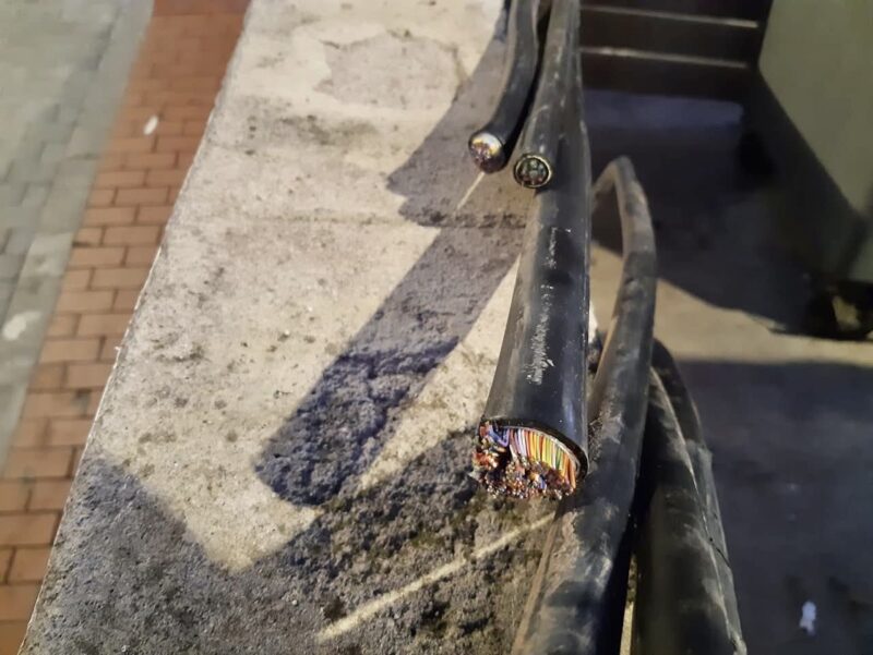 La Bustia sabotegen cablejat telefonic Olesa 1