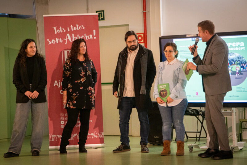 La Bustia Abrera al descobert llibre 3