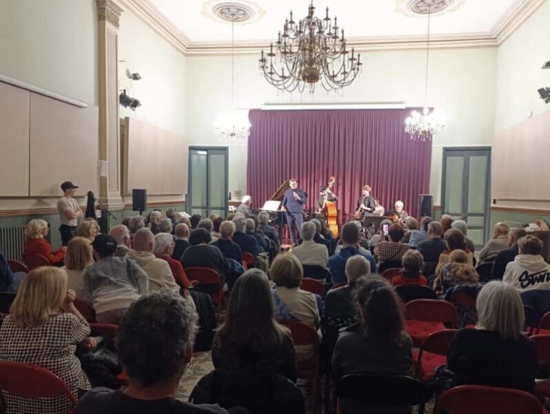 La Bustia Festa Santa Llucia 2025 Gelida Aj