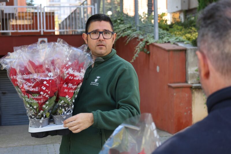 La Bustia campanya Una casa una flor Martorell 2