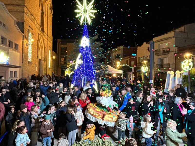 La Bustia encesa llums Nadal 2025 Sant Esteve