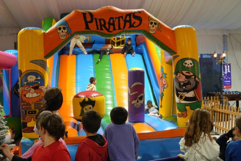 La Bustia inauguracio Parc Nadal Diverespai Togogan gegant Abrera 2025