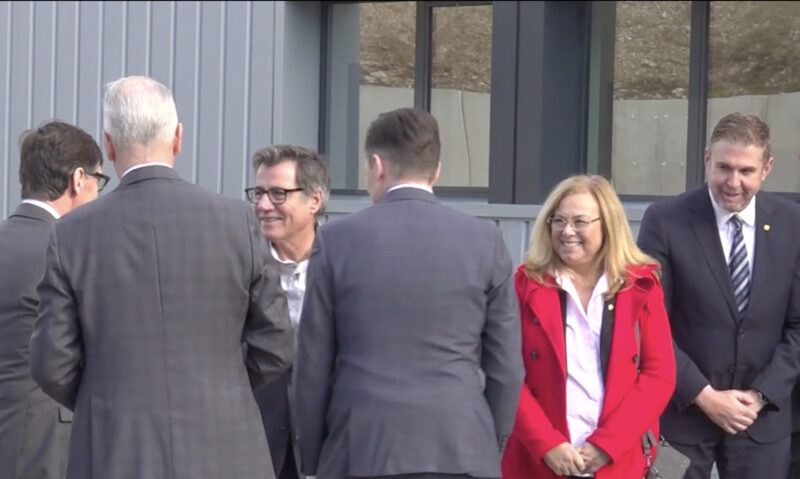 La Bustia inauguracio planta assemblatge bateries 12 novembre 2025 alcaldes 2