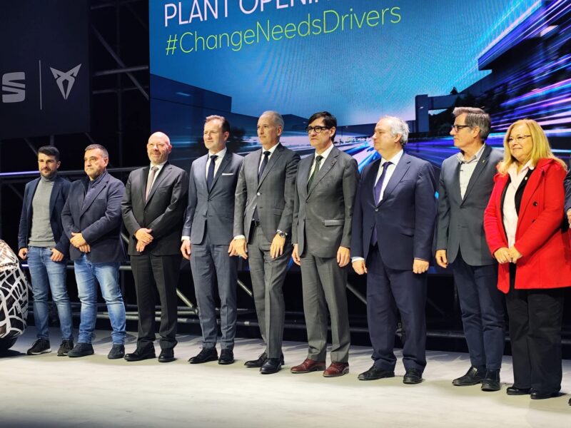 La Bustia inauguracio planta assemblatge bateries 12 novembre 2025 alcaldes 2