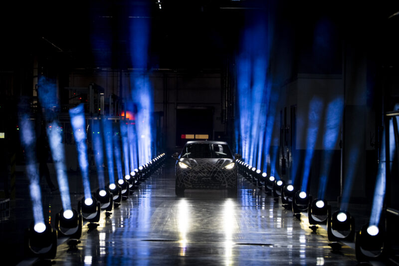 La Bustia inauguracio planta assemblatge bateries foto acn