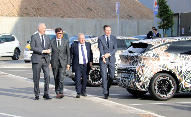 La Bustia inauguracio planta assemblatge bateries foto acn