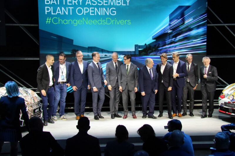 La Bustia inauguracio planta assemblatge bateries foto acn