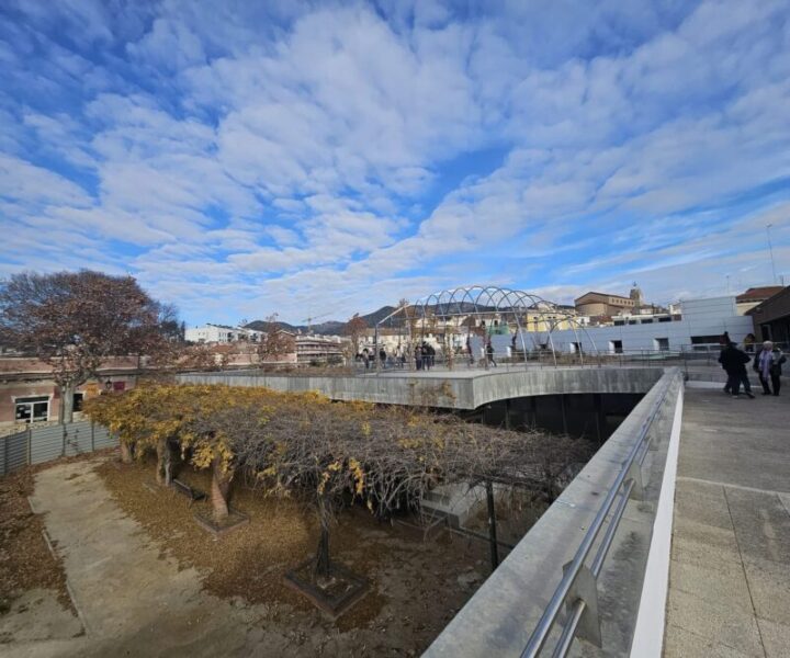 La Bustia jornada portes obertes Biblioteca Olesa 2025