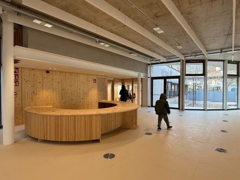 La Bustia jornada portes obertes Biblioteca Olesa 2025