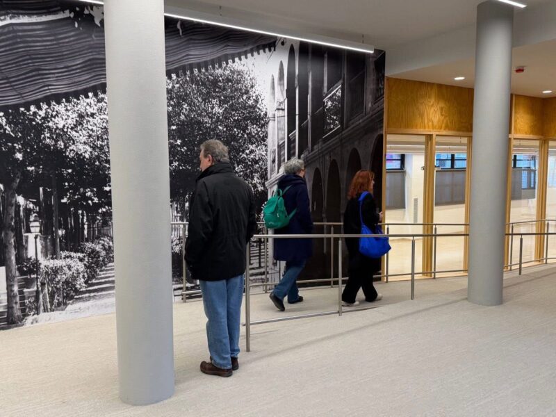 La Bustia jornada portes obertes Biblioteca Olesa 2025
