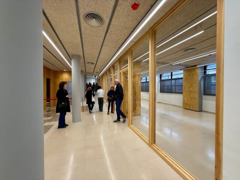 La Bustia jornada portes obertes Biblioteca Olesa 2025