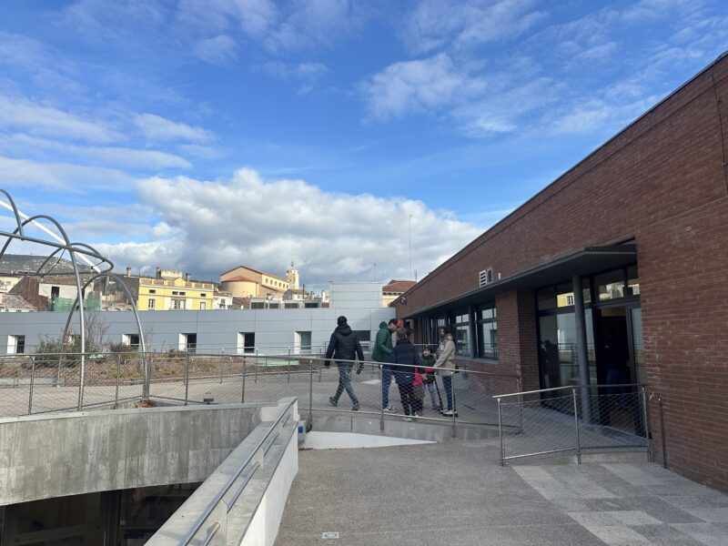 La Bustia jornada portes obertes Biblioteca Olesa 2025