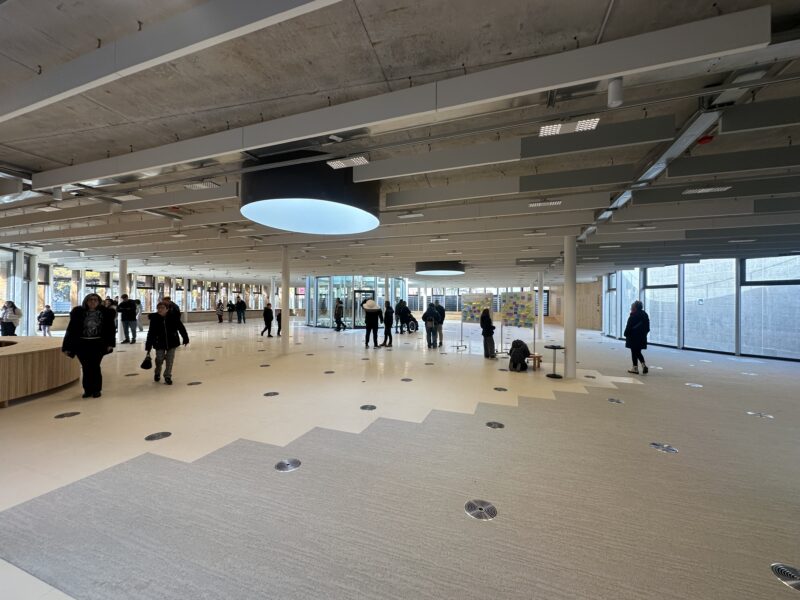 La Bustia jornada portes obertes Biblioteca Olesa 2025